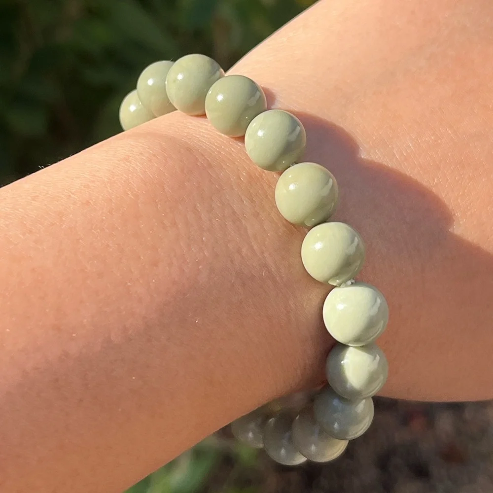 10mm stretchable‎ green Alashan agate bracelet
